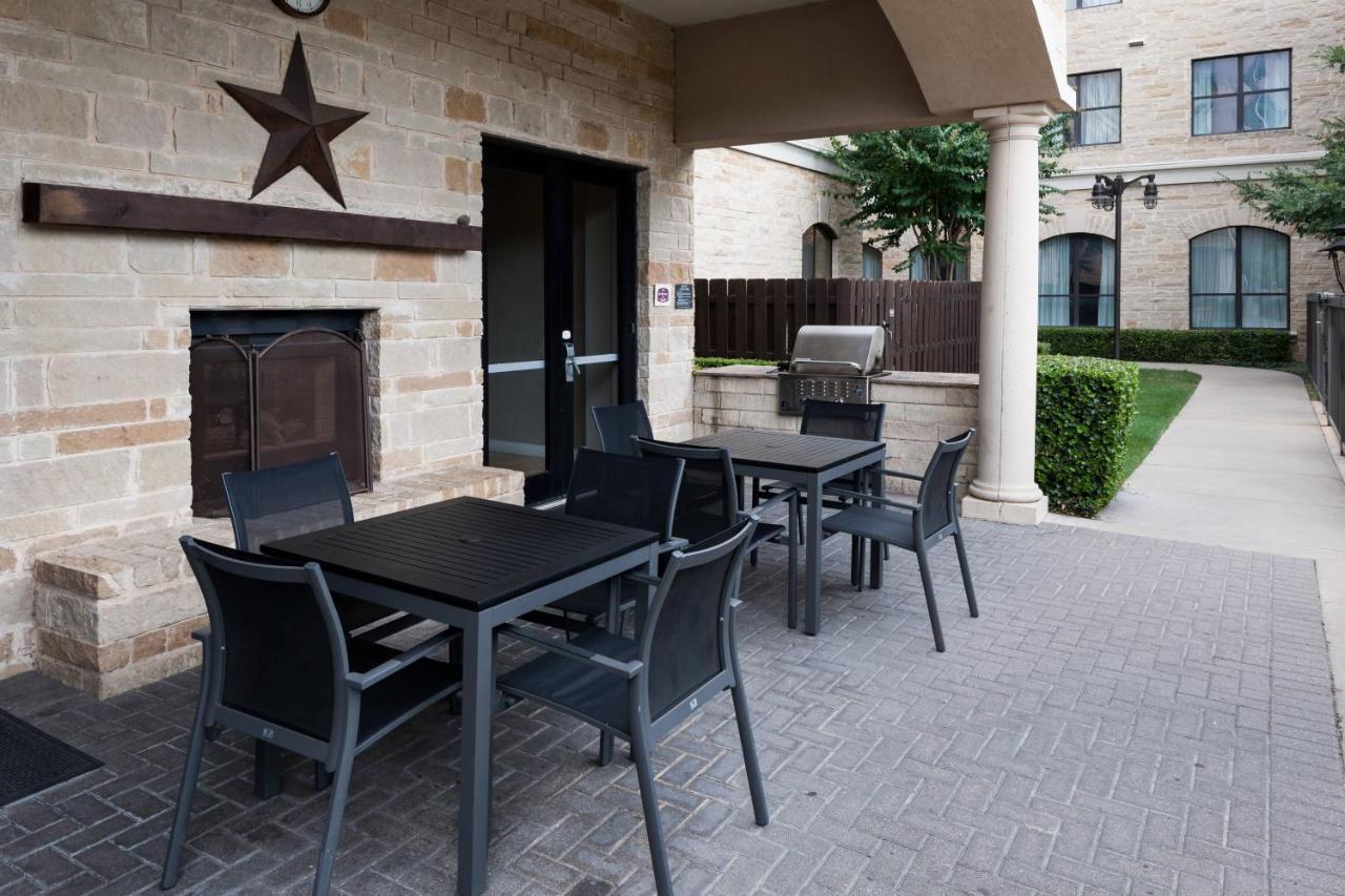 Residence Inn Fort Worth Cultural District Exterior photo