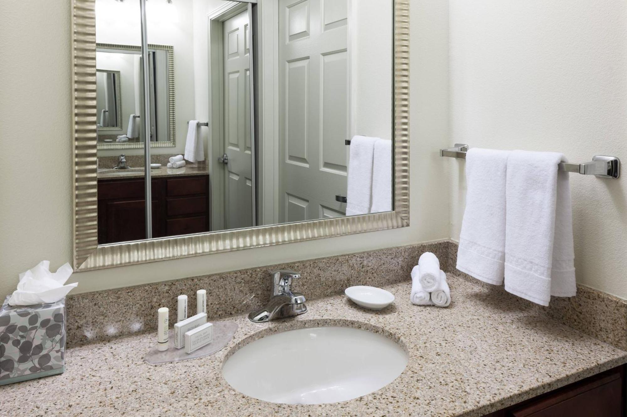Residence Inn Fort Worth Cultural District Exterior photo